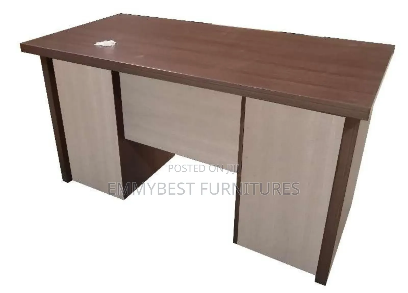 Quality Office Table With Multiple Drawers.