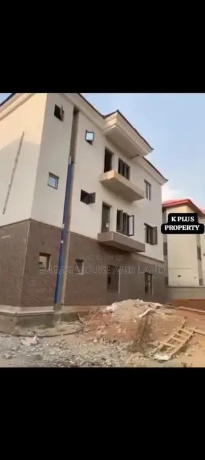3bdrm Block of Flats in Mabushi for sale