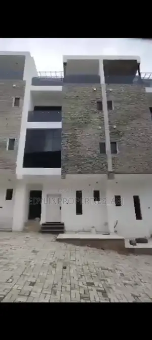 5bdrm Duplex in Guzape District for sale