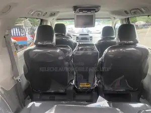 Toyota Sienna SE 8 Passenger 2011 Gray