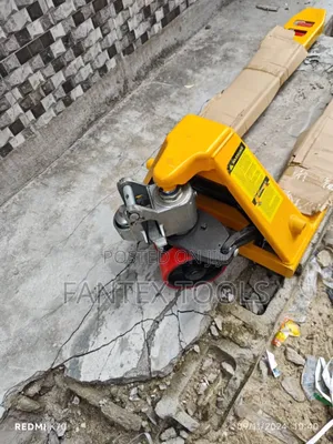 Pallet Truck 3 Tons.