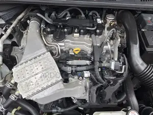 Toyota Corolla LE (1.8L 4cyl 2A) 2019 White