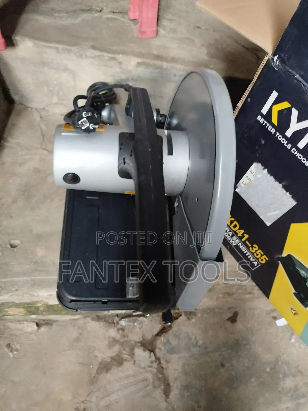 Cut Off Saw Machine.