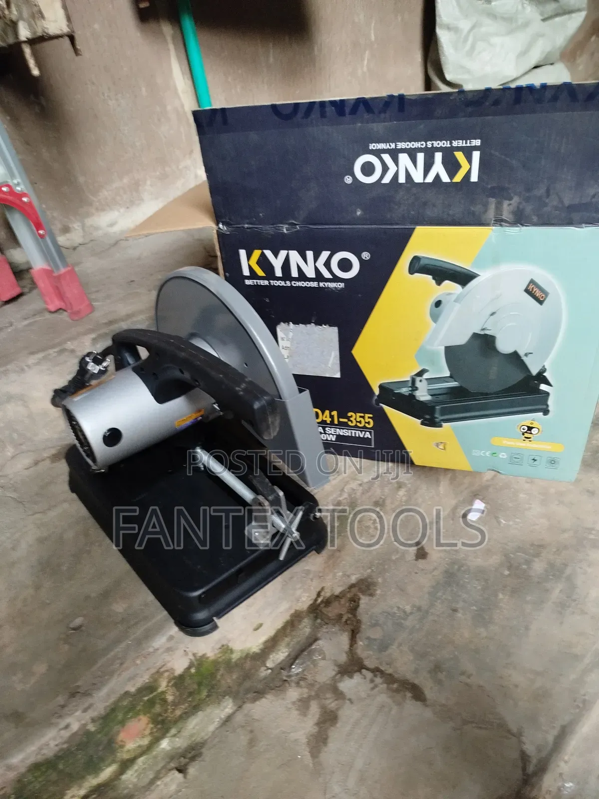 Cut Off Saw Machine.