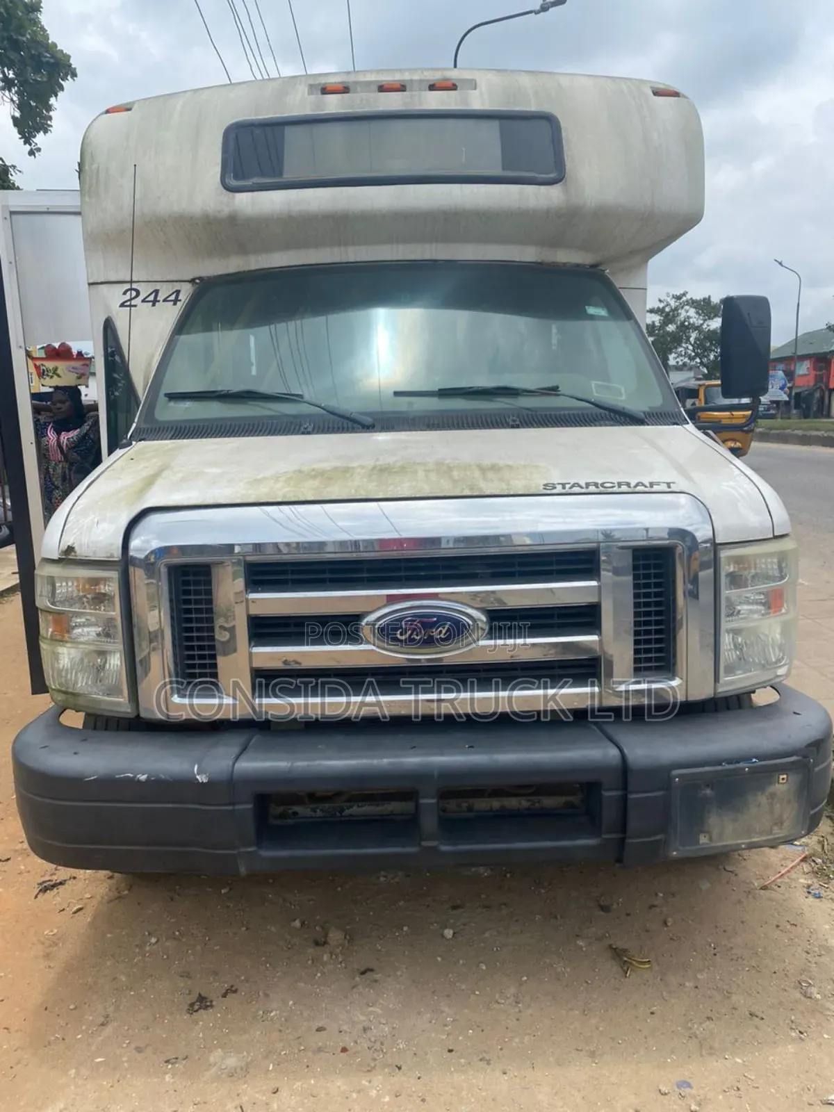 Ford E350 2005 White