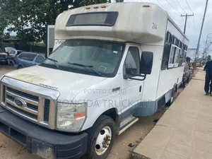 Ford E350 2005 White