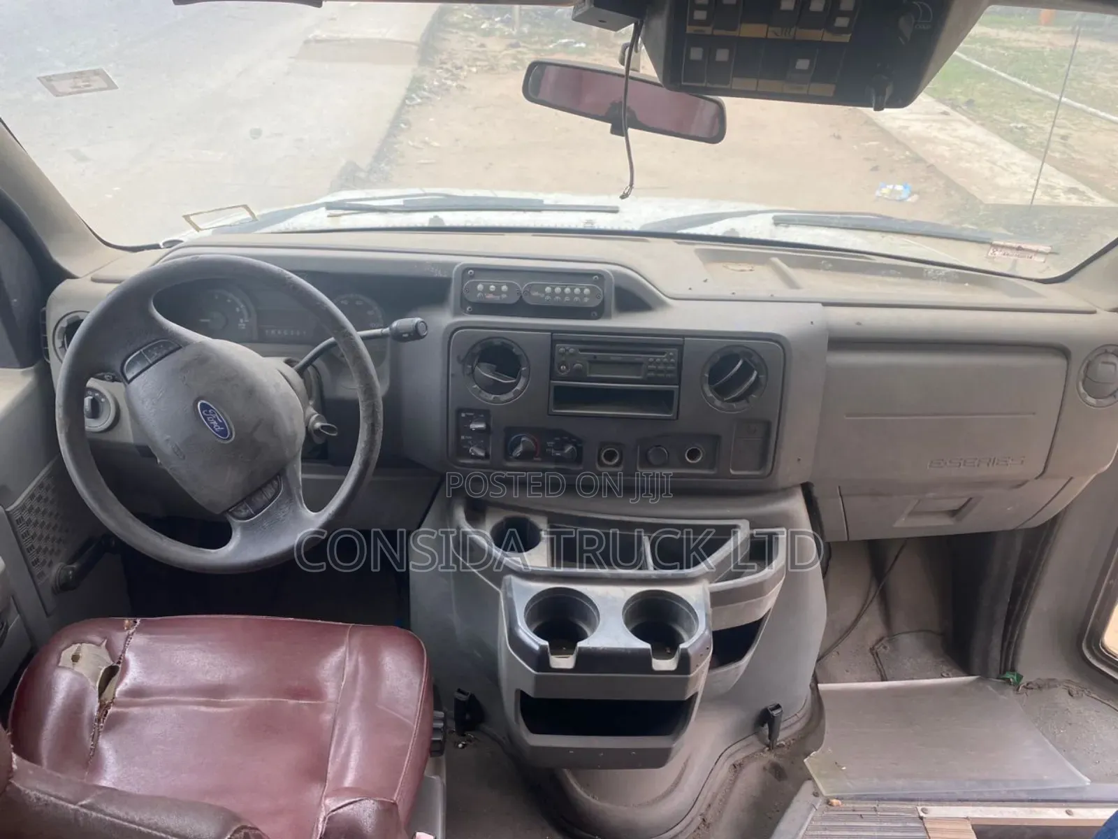 Ford E350 2005 White