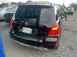 Mercedes-Benz GLK-Class Base GLK 350 4dr AWD 4MATIC (3.5L 6cyl 7A) 2015