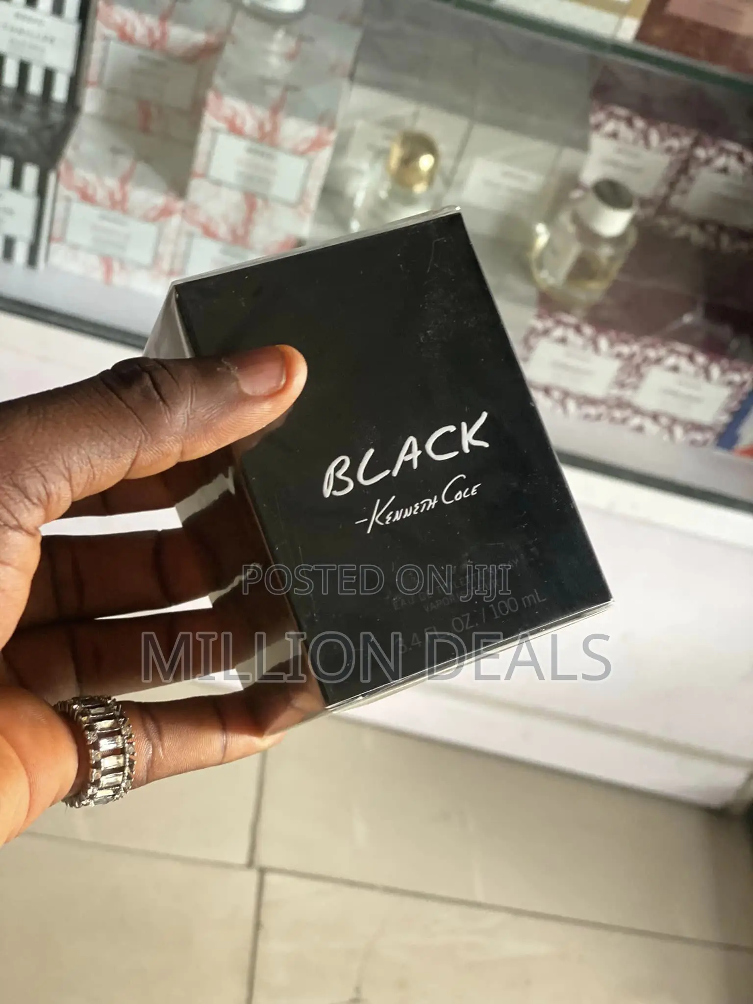 Kenneth Cole Black Perfume