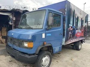 Very Clean and Sharp Mercedes 809 With Full Duty Paid