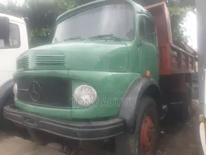 911 Tokunbo Mercedez Benz Dump Truck