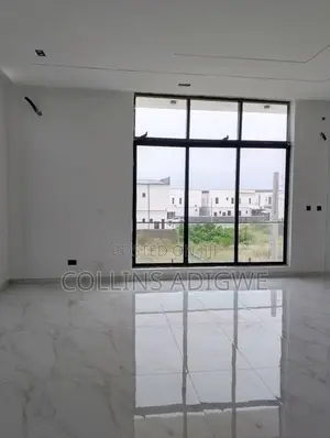 5bdrm Duplex in Orchid Road, Chevron for sale
