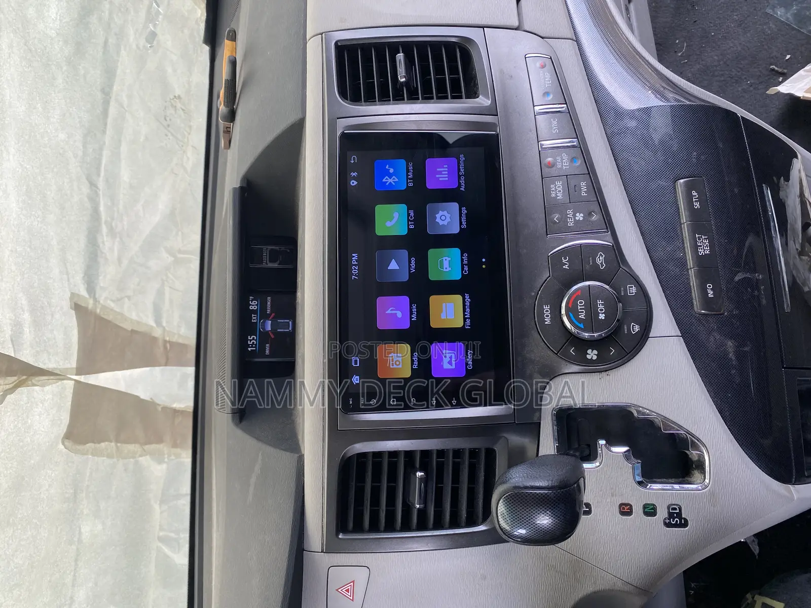 Toyota Sienna 2012 Android