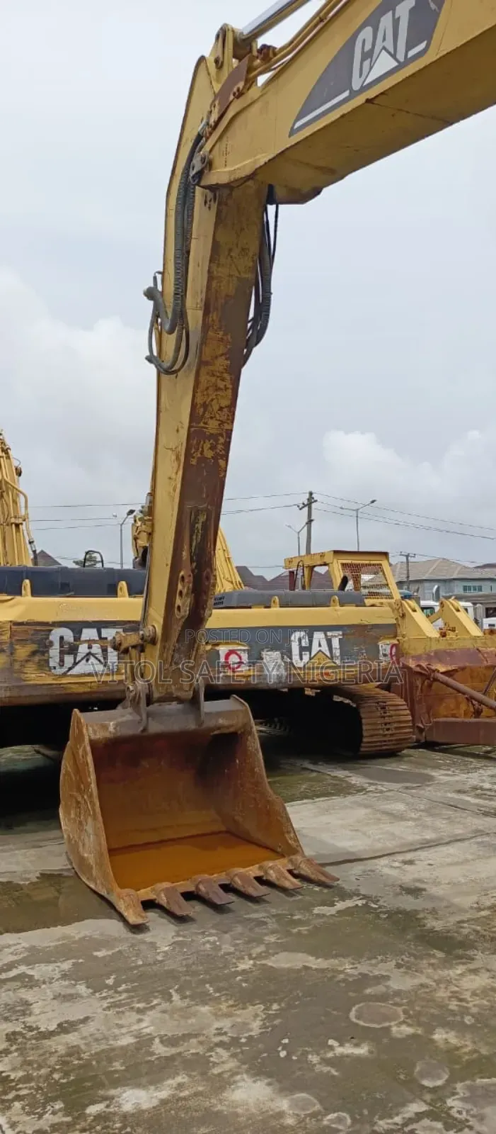 Escavator Cat 330bl