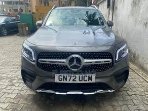 Photo - Mercedes-Benz GLB-Class GLB 200 2022 Gray