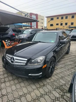 Mercedes-Benz C300 2013 Black