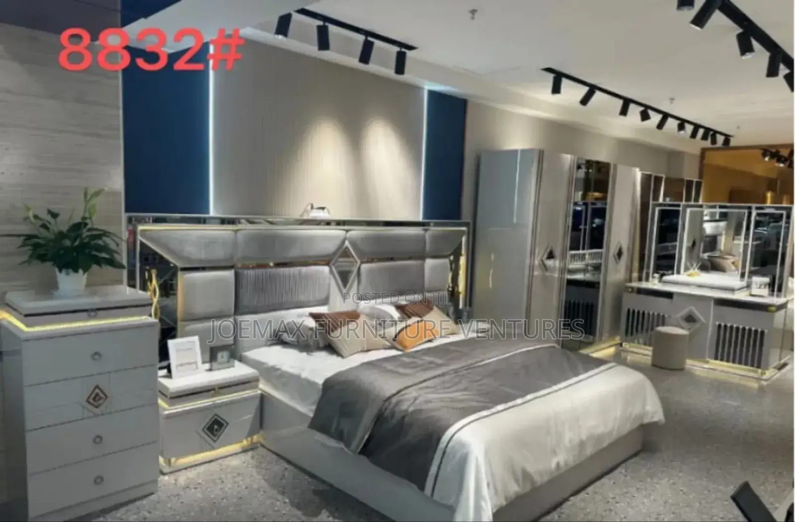 Smart Bed King Size 6by7 Complete Set With Wardrobe.
