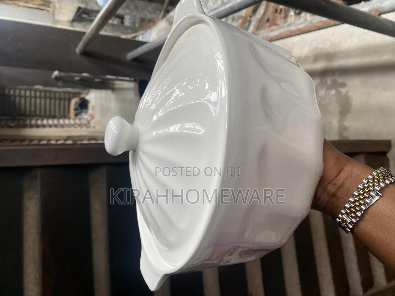 Ceramic White Bowl With Cover