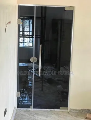 Frameless Hinge Door