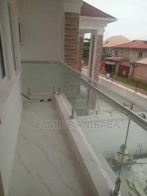 3bdrm Apartment in Seaside, Ajah for rent