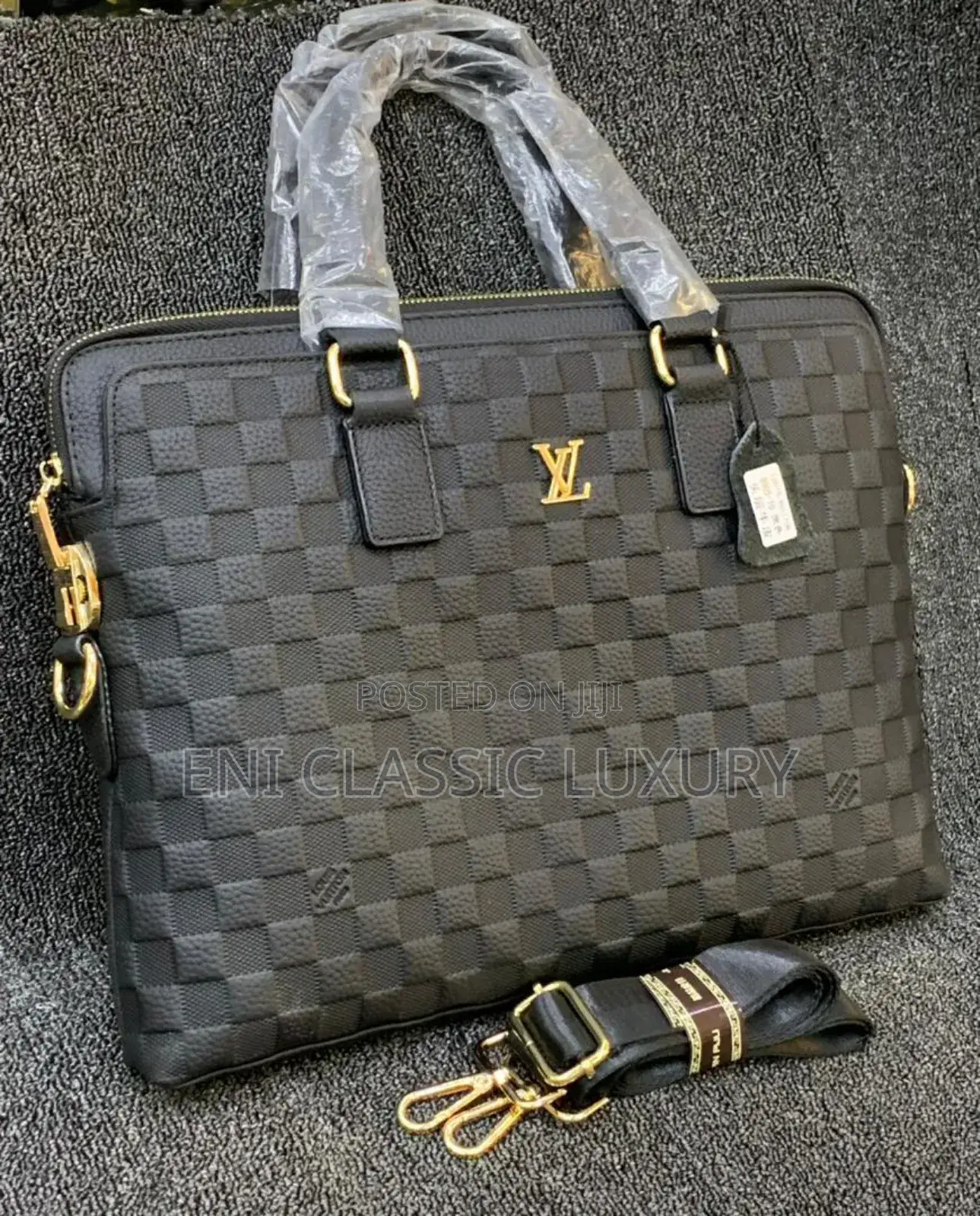 High Quality Luxury Men's Bags Versace Available in Store 