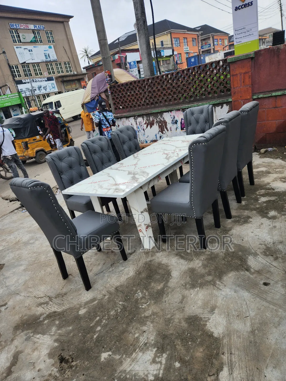 HDF Glossy Board With Leather Dining Chairs