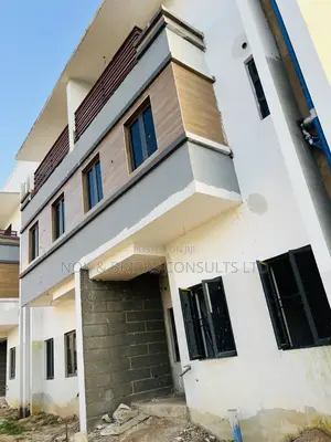 4bdrm Duplex in Lawn Court, Wuye for sale
