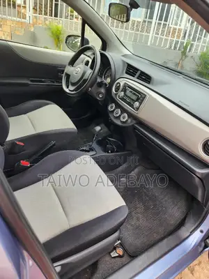 Toyota Yaris 2013 Blue