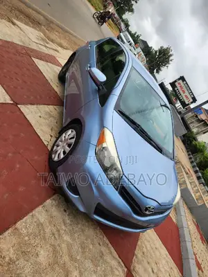 Toyota Yaris 2013 Blue