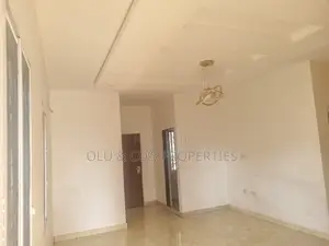 5bdrm Block of Flats in River Pack Estate, Lugbe District for rent