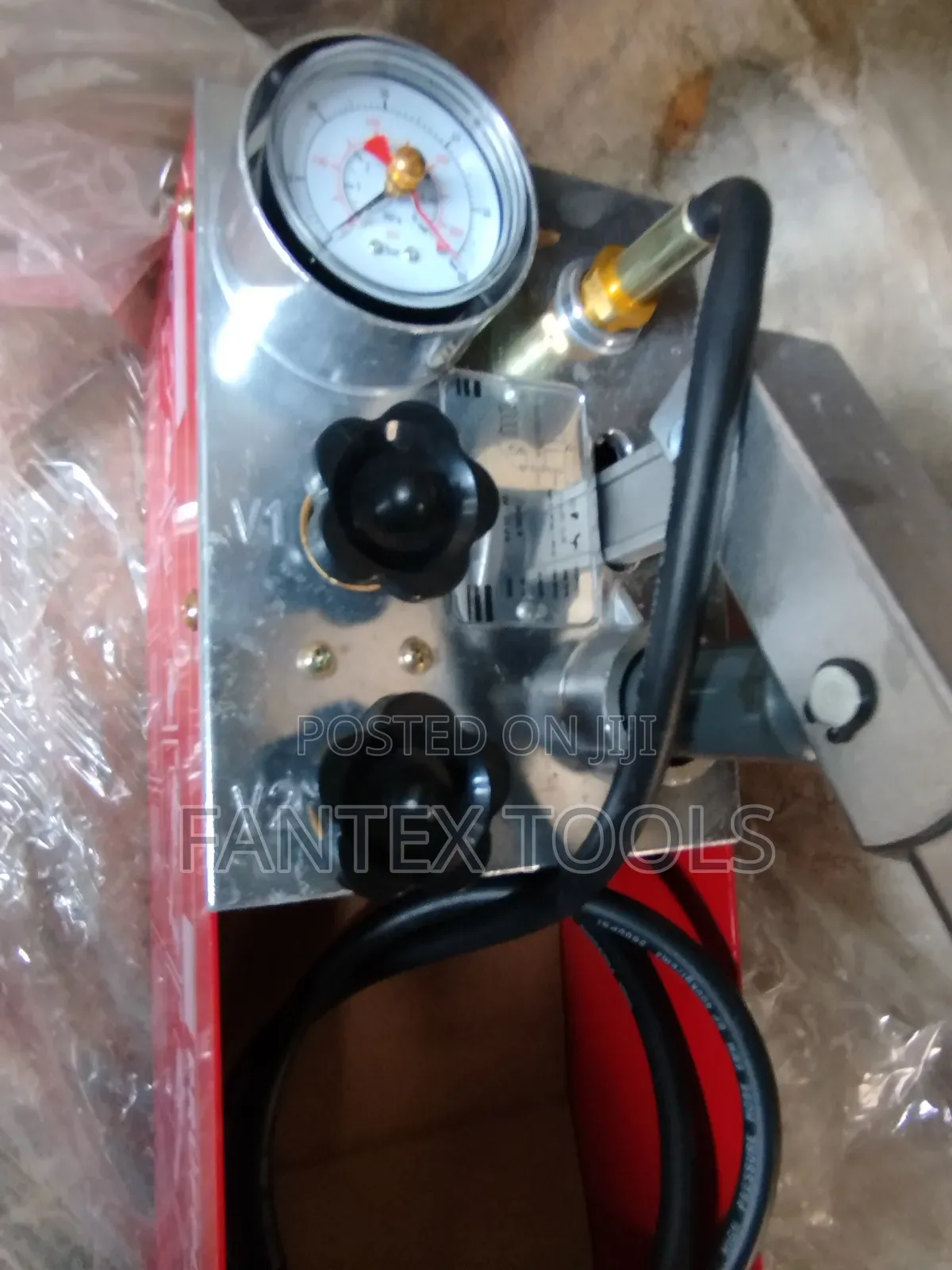 Hand Testing Pump.