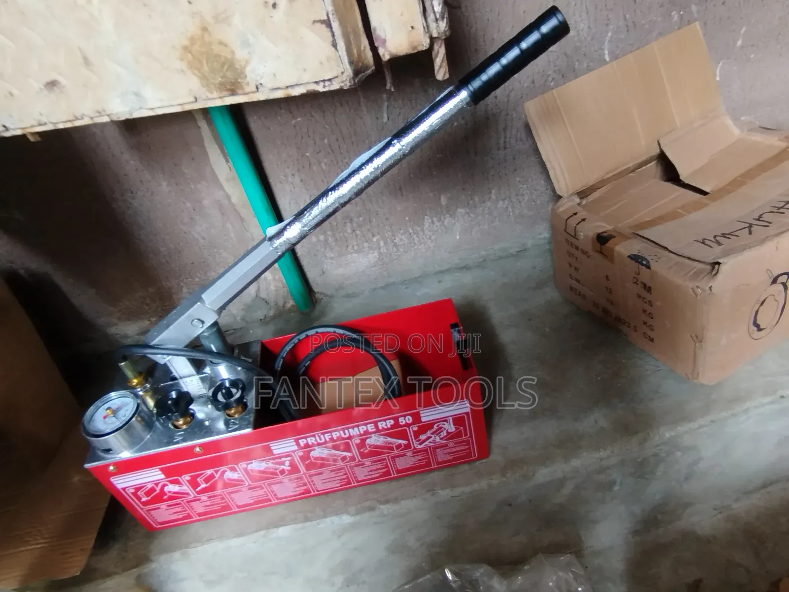 Hand Testing Pump.