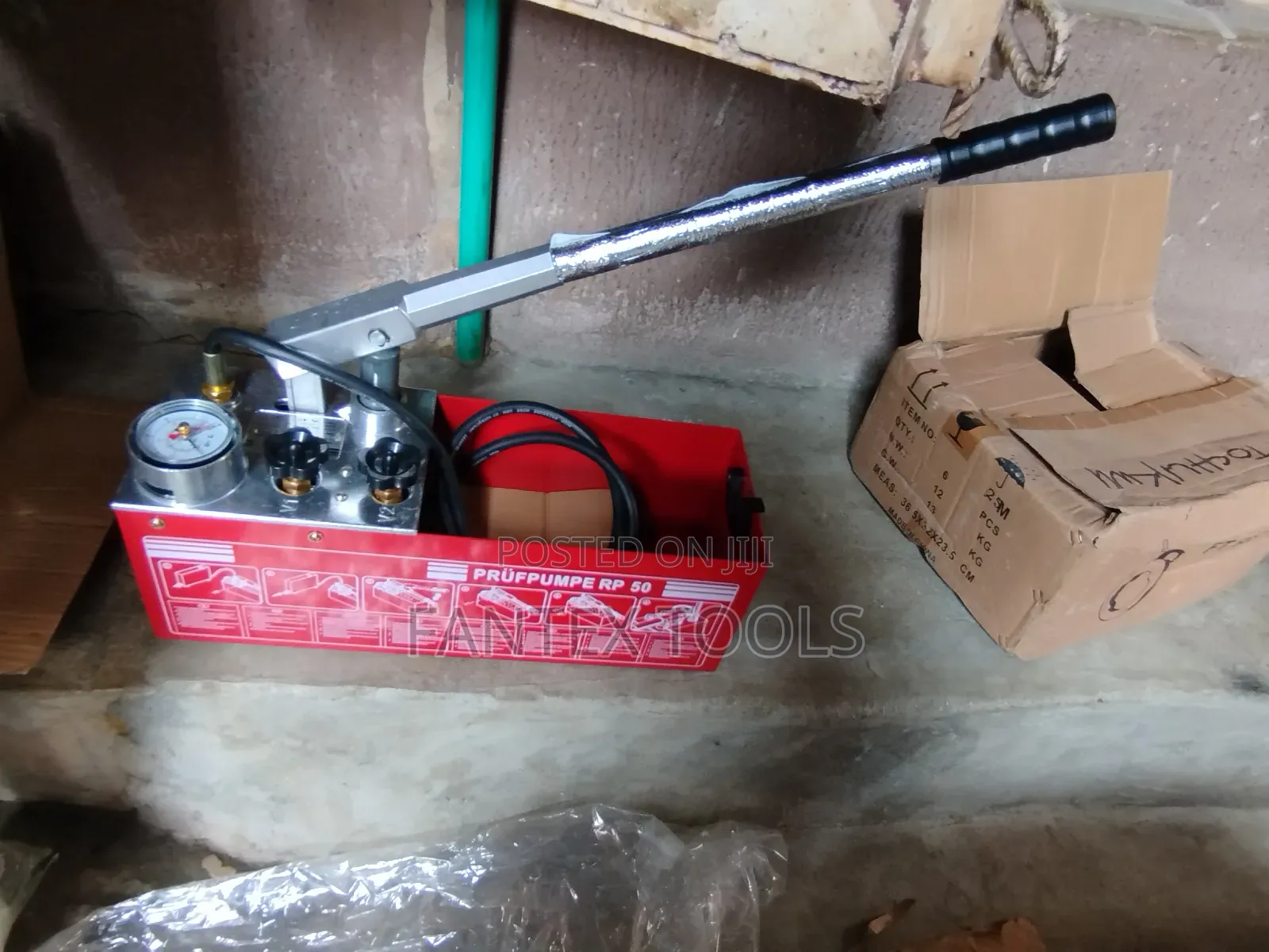 Hand Testing Pump.
