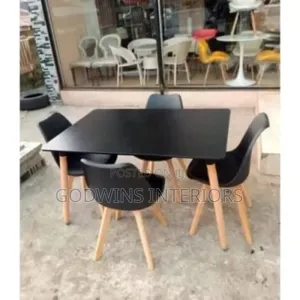 Rectangular Beechwood Dining Table With 4 Plastic Foam Chair