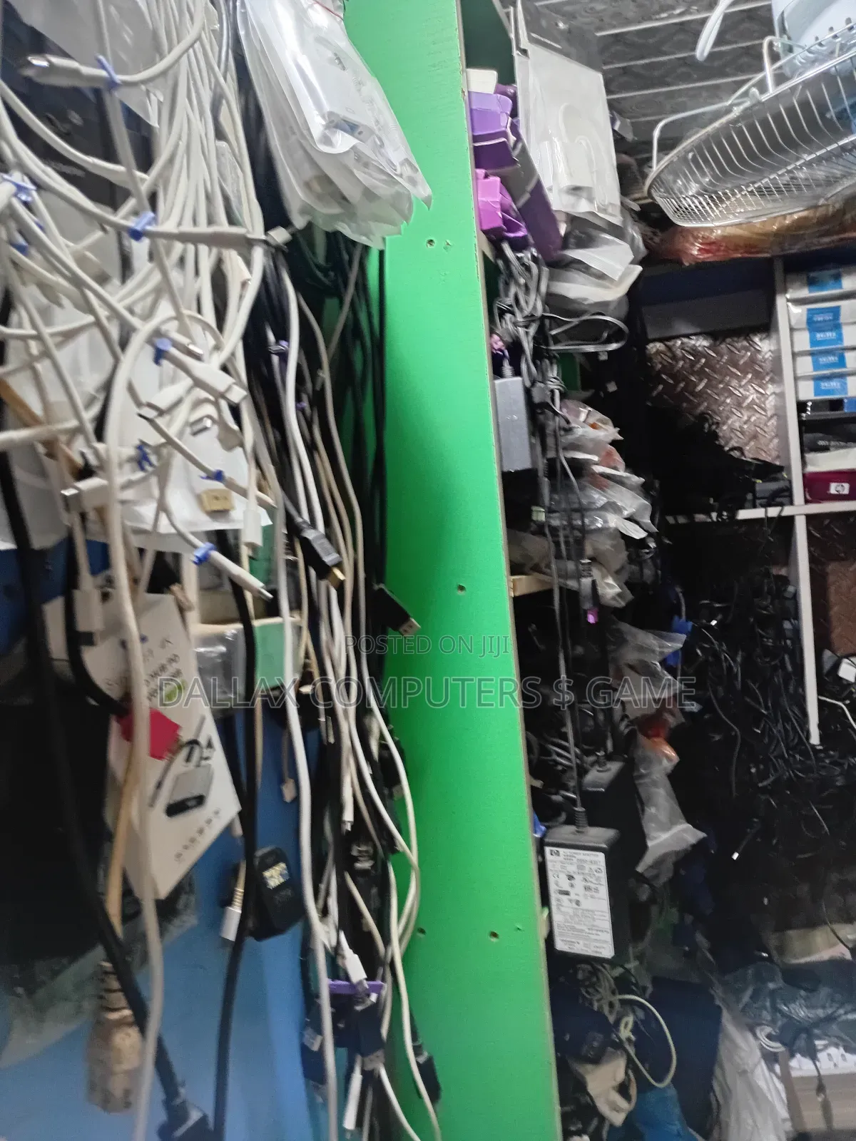 Laptops Chargers(Hp, Macbook, Lenovo, Dell, Acer )
