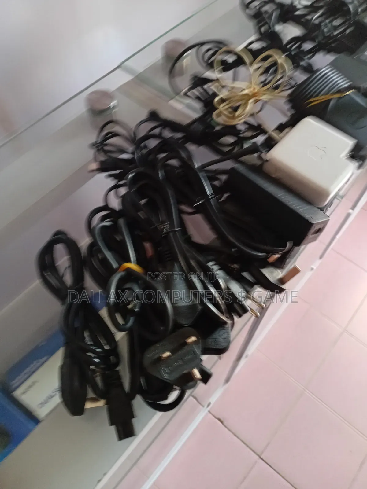 Laptops Chargers(Hp, Macbook, Lenovo, Dell, Acer )