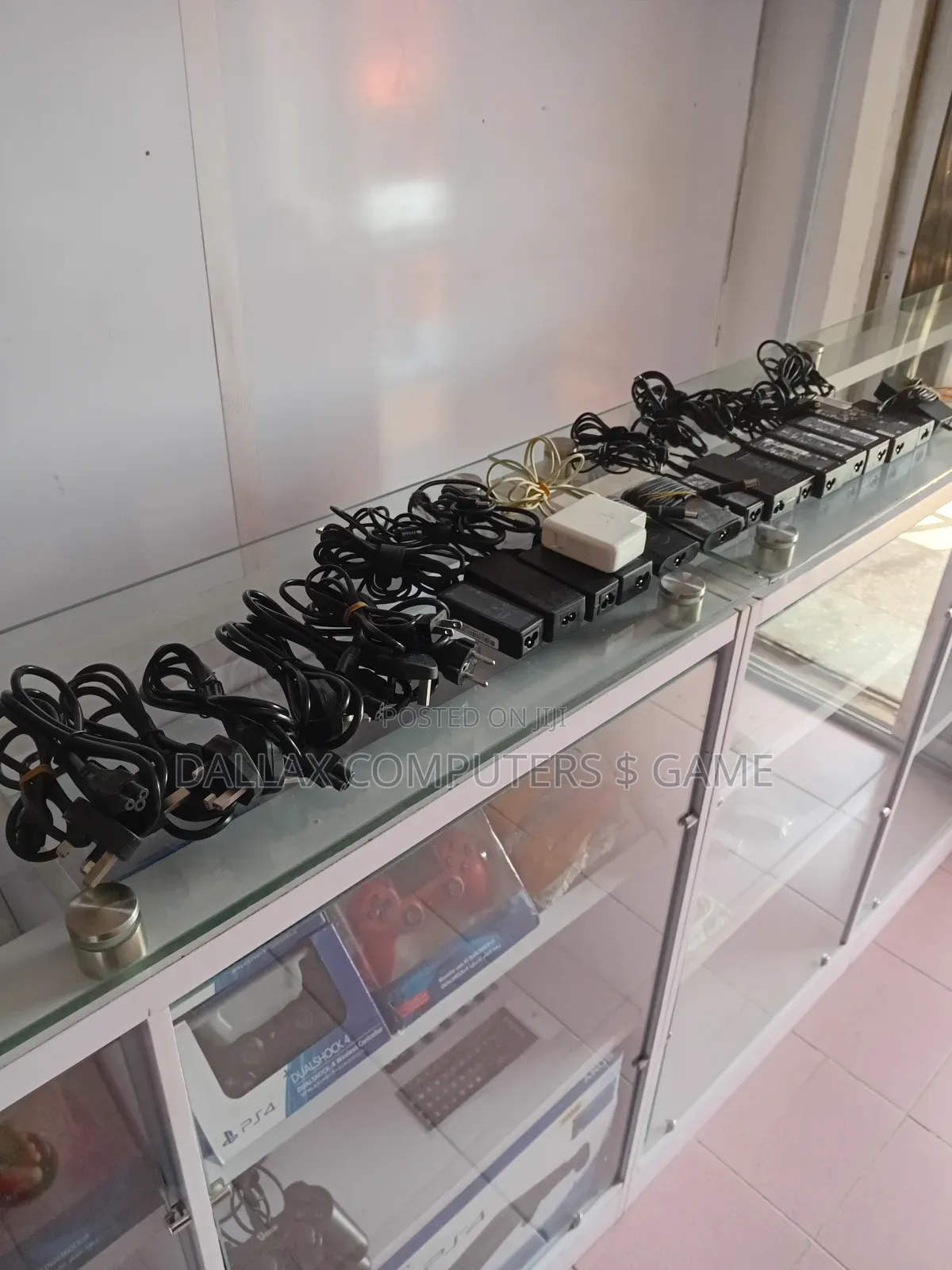 Laptops Chargers(Hp, Macbook, Lenovo, Dell, Acer )