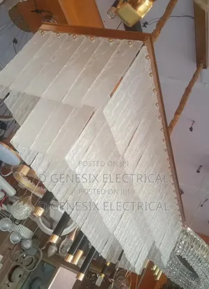 Luxurious Crystal Chandelier