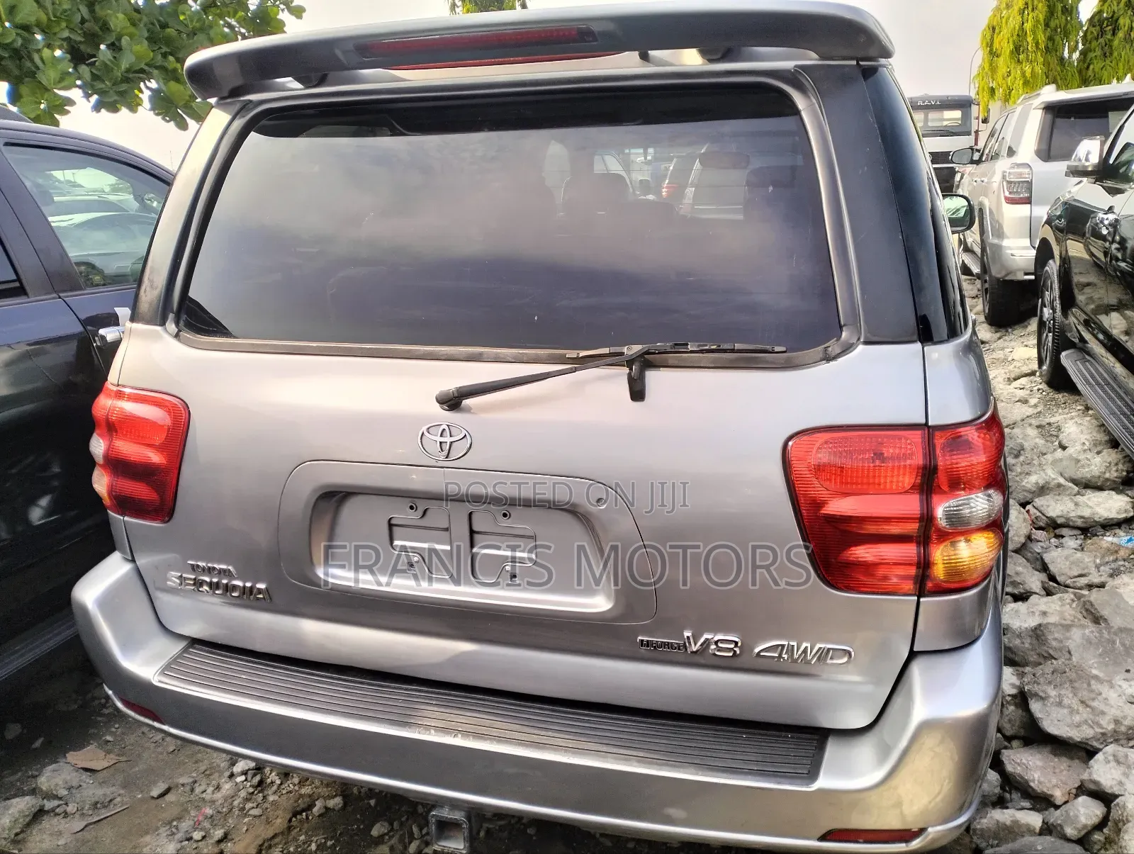 Toyota Sequoia 2004 Silver