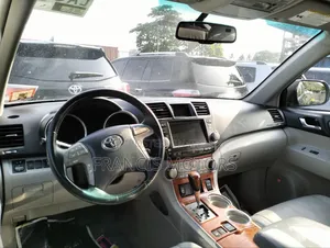 Toyota Highlander 2010 Gray