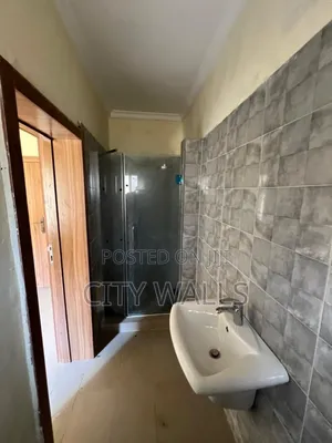 Mini Flat in Chevron for rent