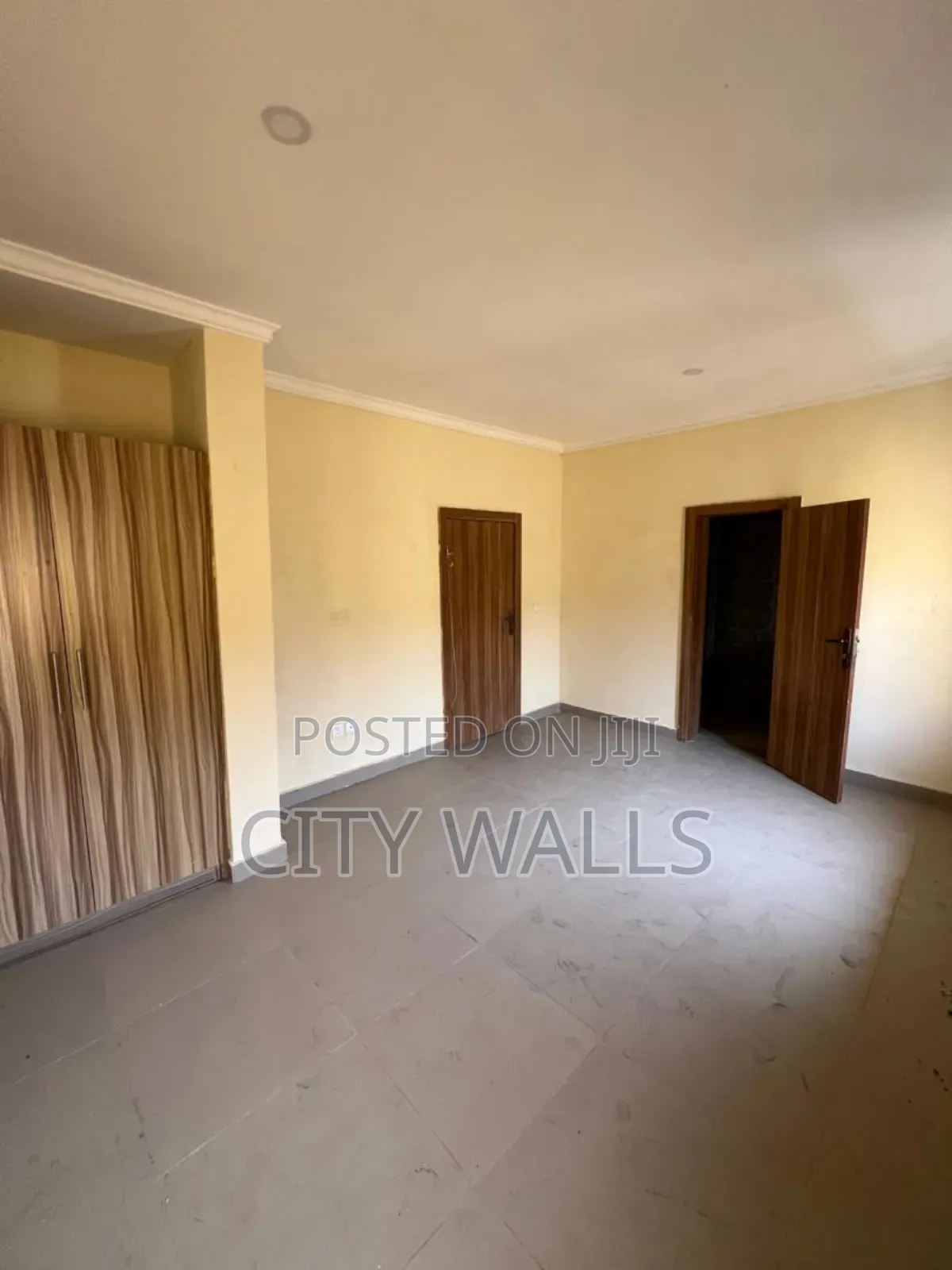 Mini Flat in Chevron for rent
