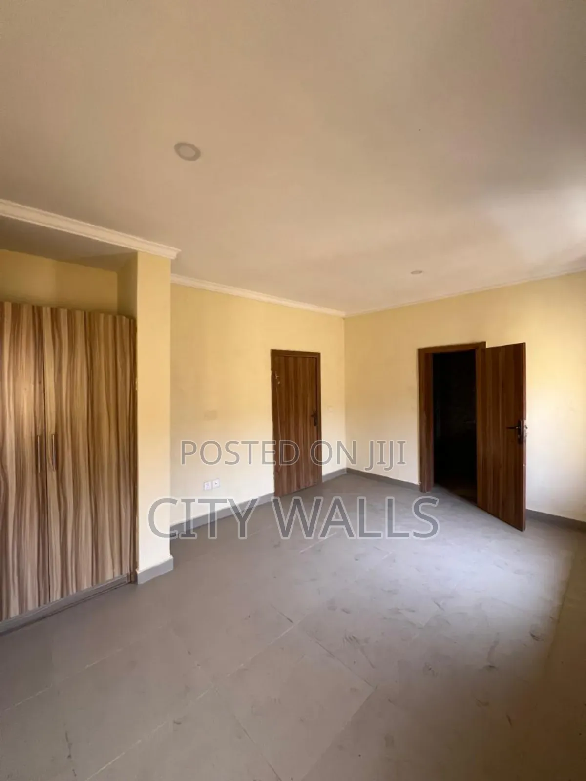 Mini Flat in Chevron for rent