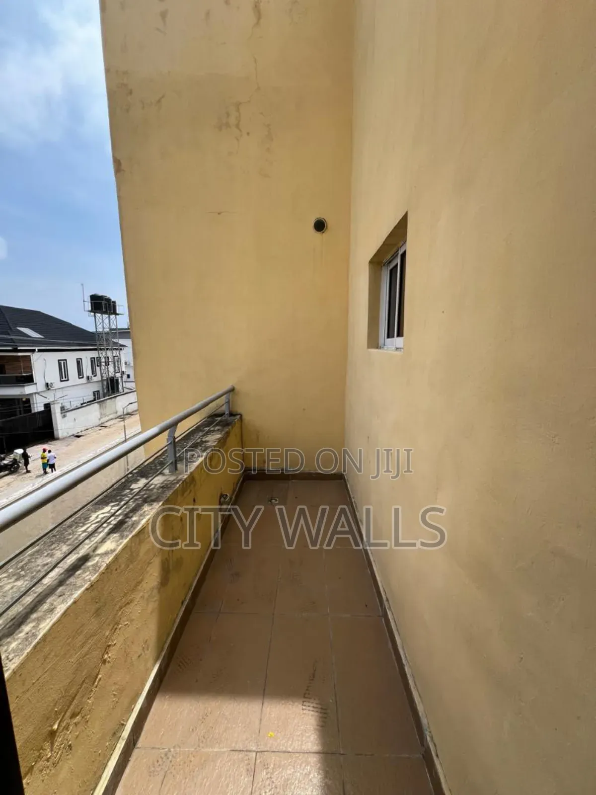 Mini Flat in Chevron for rent