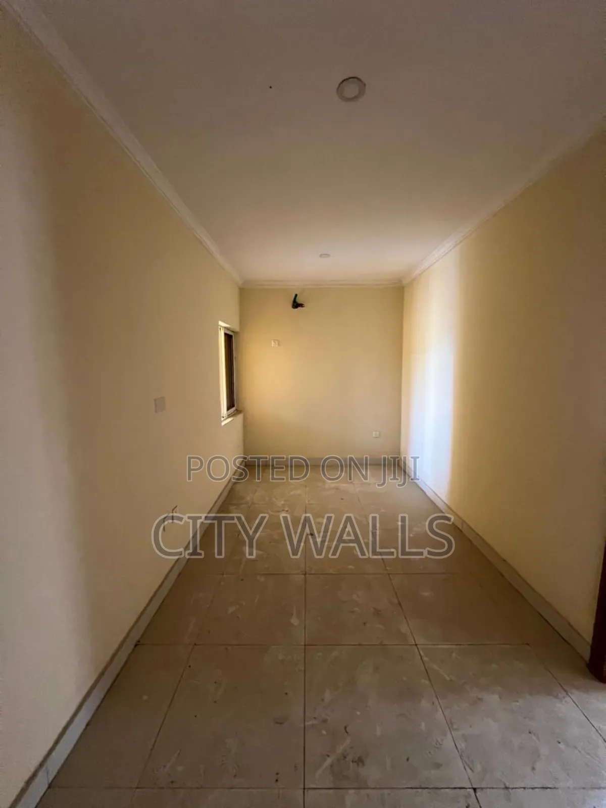 Mini Flat in Chevron for rent