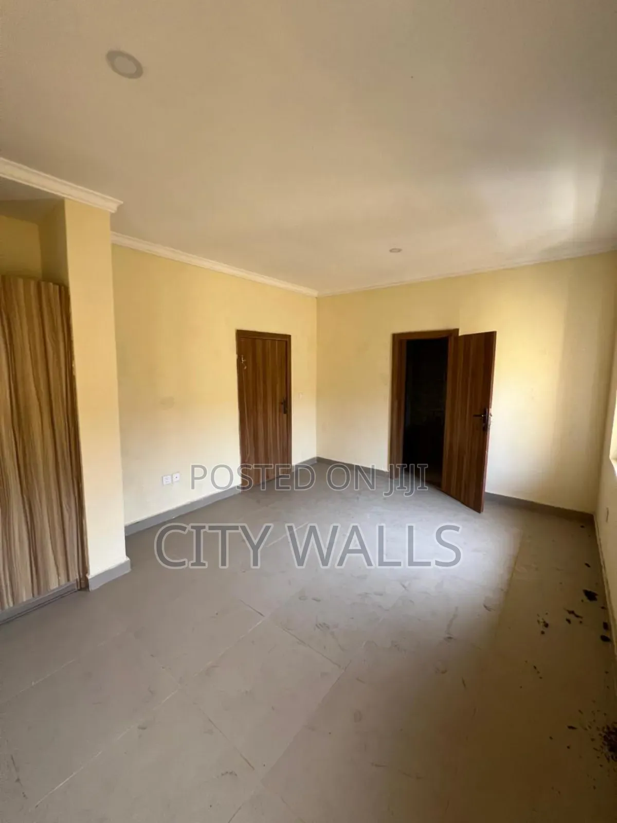 Mini Flat in Chevron for rent