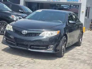 Toyota Camry LE 4dr Sedan (2.5L 4cyl 6A) 2012 Black