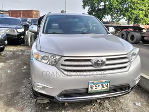 Toyota Highlander 3.5L 4WD 2013 Silver