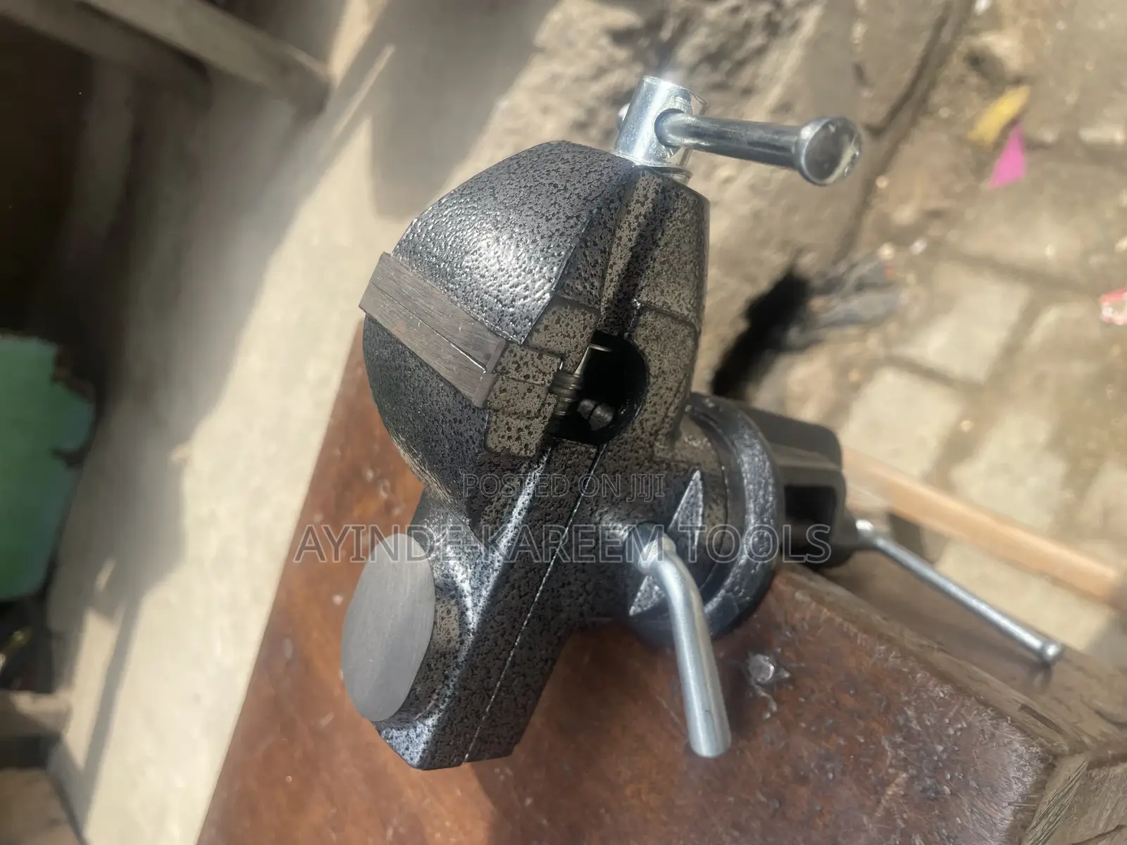 Rotary Bench Vise 2.5”