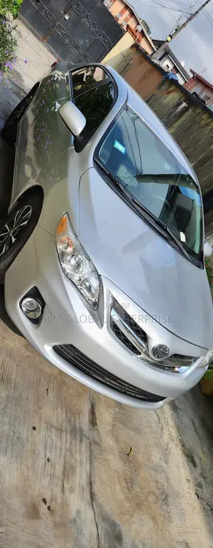 Toyota Corolla LE 4dr Sedan (1.8L 4cyl 4A) 2012 Silver